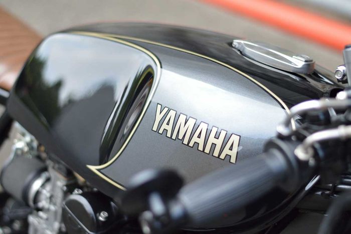 Tangki bawaan Yamaha XS750