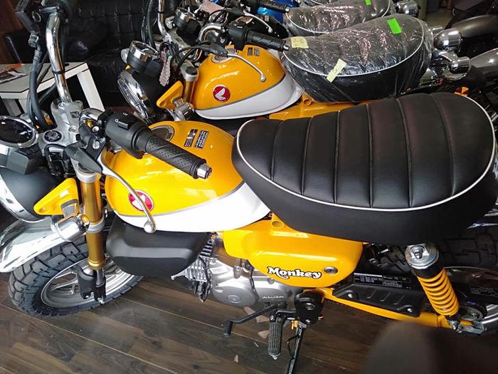 Honda monkey warna kuning sisa 25 unit