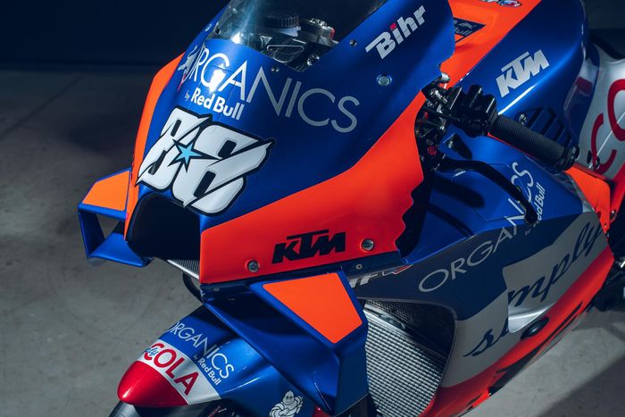 Aero-fairing alias fairing aerodinamis di tim Red Bull KTM Tech 3 serupa dengan tim pabrikan