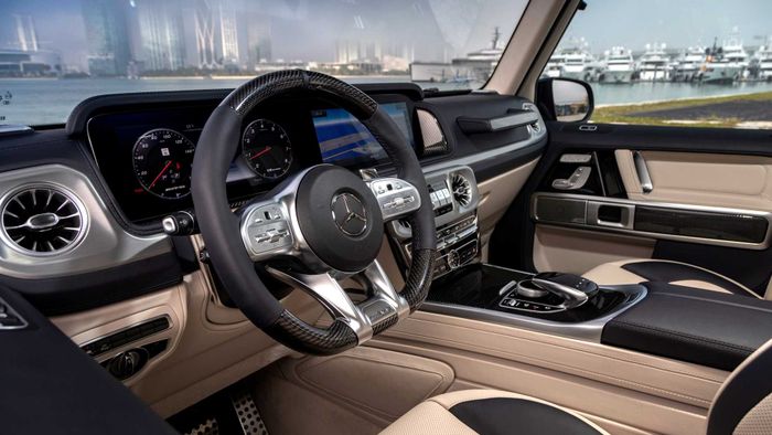 Kabin disipi beberapa aksen serat karbon