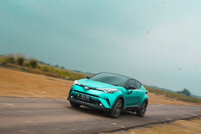 Akselerasi 0-100 km/jam Toyota C-HR Hybrid lebih lambat 0,3 detik dari versi konvensional