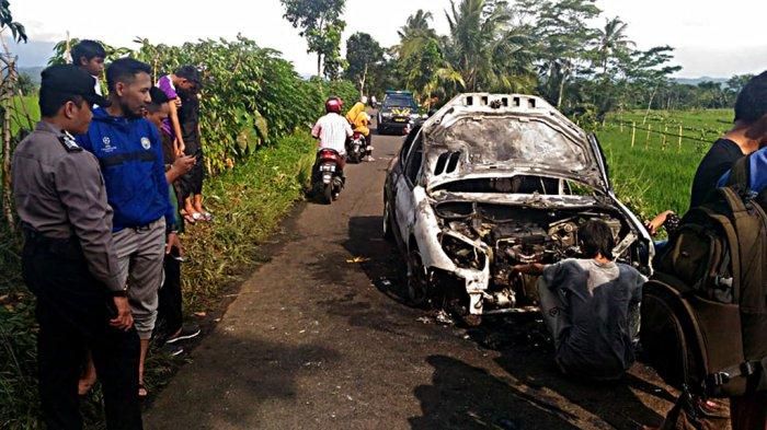 Peugeot 206 XR 1.4 yang terbakar di Karangklesem, Karangtalun, Bobotsari, Purbalingga, Jateng