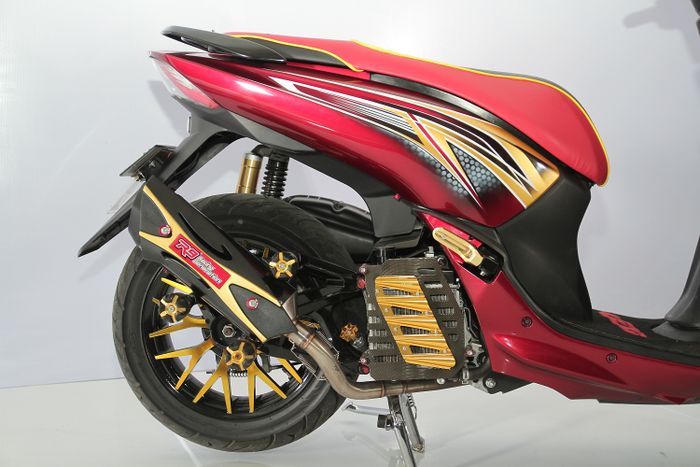 Pakai knalpot R9 Misano dengan DB Killer biar suaranya tetap nyaman di telinga