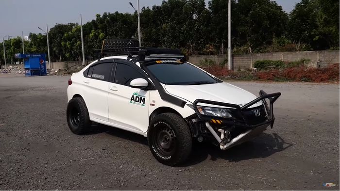 Modifikasi Honda City yang dibuat jadi bergaya off-road