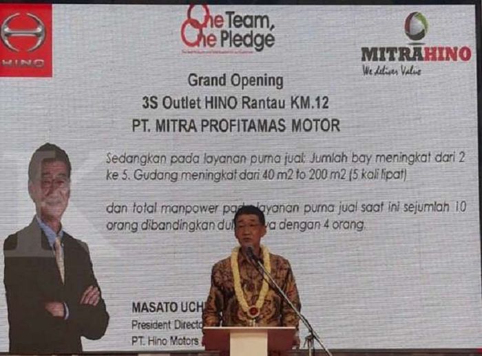 Masato Uchida, Presiden Direktur HMSI ketika grand opening dealer baru Hino di Rantau, Kalimantan Selatan