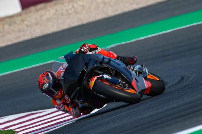 Marc Marquez menggunakan Honda RC213V 2019 milik tim LCR Honda di tes pramusim MotoGP Qatar hari ketiga (24/2).