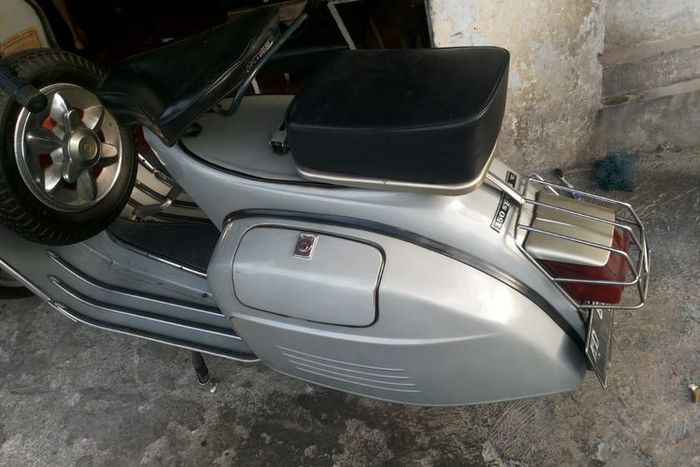 Vespa sprint tahun 1976 milik Kuncoro Atmojo yang ditawarkan Rp 100 juta