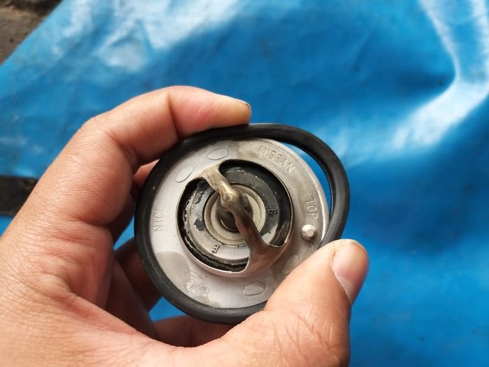 Thermostat bermasalah akibat ditumpuki kerak