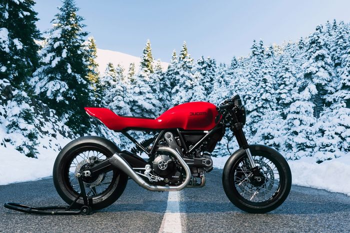 Scrambler Cafe Racer/Ducati Hellas (juara 2)