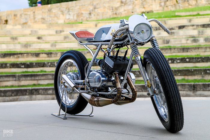 Hampir semua bagian motor merupakan hasil kustom