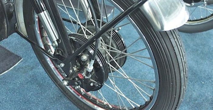 Rem tromol ganda Vincent Black Shadow