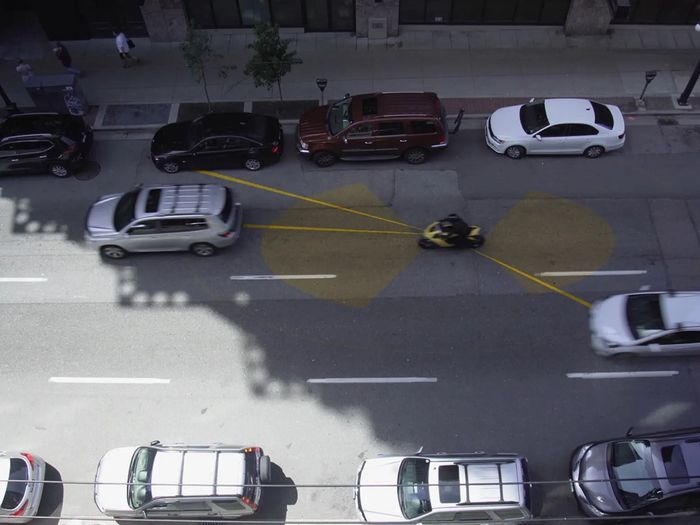 Teknologi sensor deteksi radar 360 derajat pada Hypersport Premier.