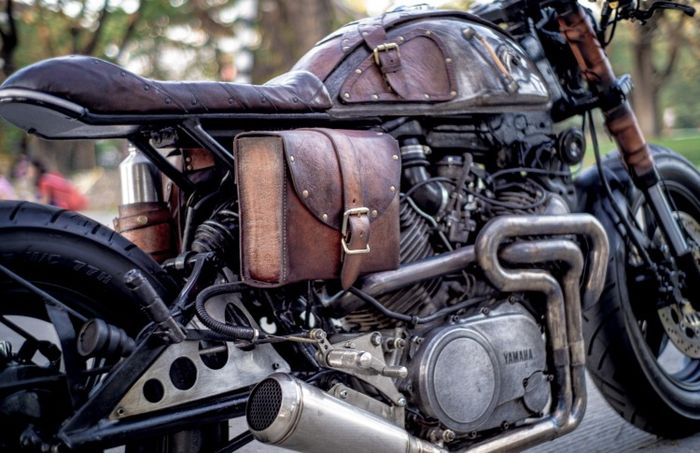 Aksen kulit ada di hampir semua bagian motor