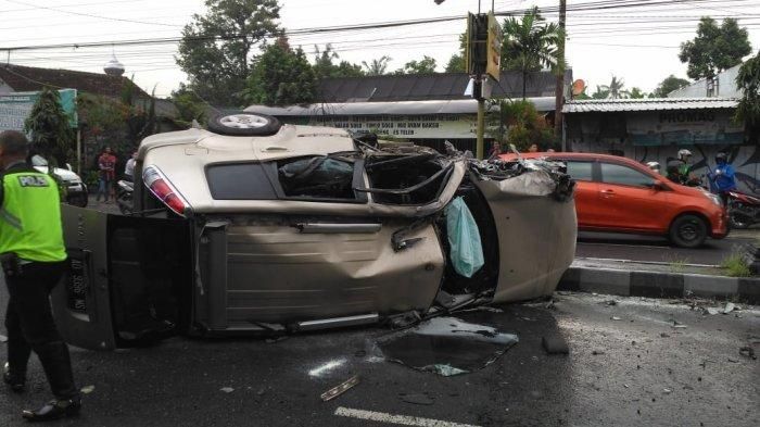 Kecelakaan tunggal terjadi di Jalan Magelang km 7, Mulungan, Sleman, Rabu (18/3/2020) sekitar pukul 06.00. (Tribunjogja.com | Hendy Kurniawan) 