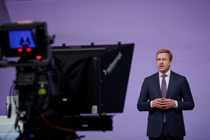 Oliver Zipse saat berpidato di acara Annual Accounts Press Conference 2020