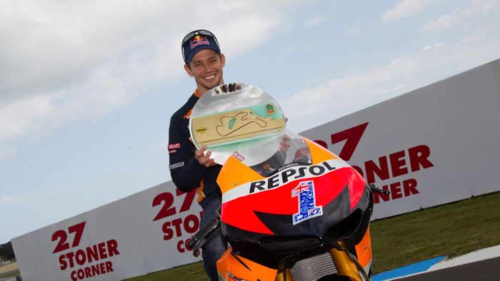 Casey Stoner berhasil meraih juara dunia MotoGP bersama Repsol Honda di MotoGP 2011
