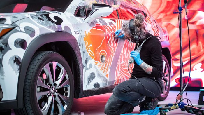 Pengerjaan Lexus UX yang dilakukan oleh Claudia De Sabe