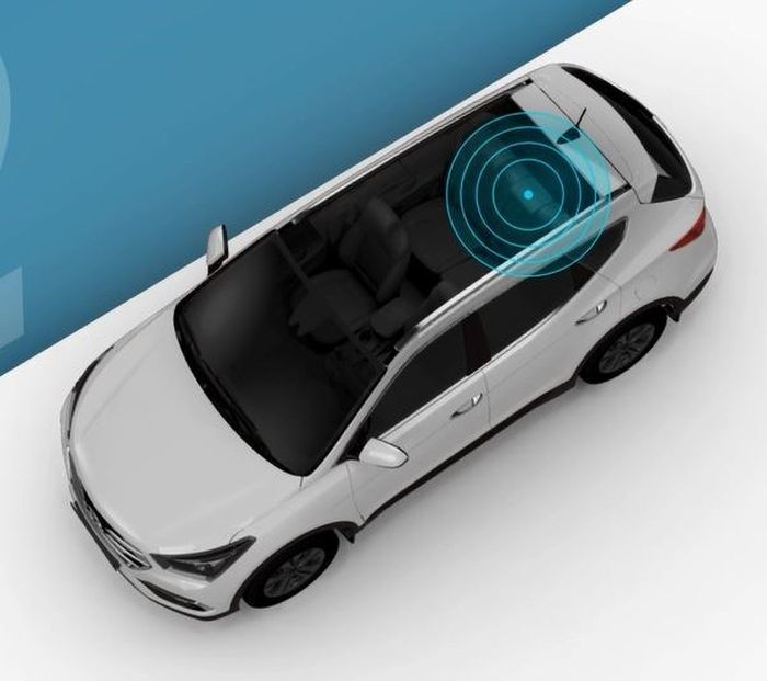 Sensor ultrasonik di bagian depan kendaraan mendeteksi gerakan di kursi belakang 