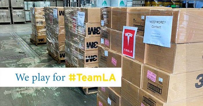 CEO Tesla, Elon Musk melakukan donasi berupa 300 ribu Alat Pelindung Diri (APD) pada rumah sakit yang membutuhkan.