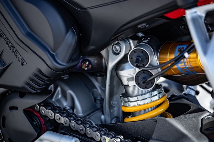 Monosok Ohlins pada Ducati Streetfighter V4S