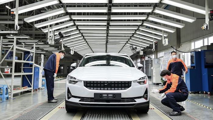 Foto bagian dalam pabrik Polestar yang berada di China