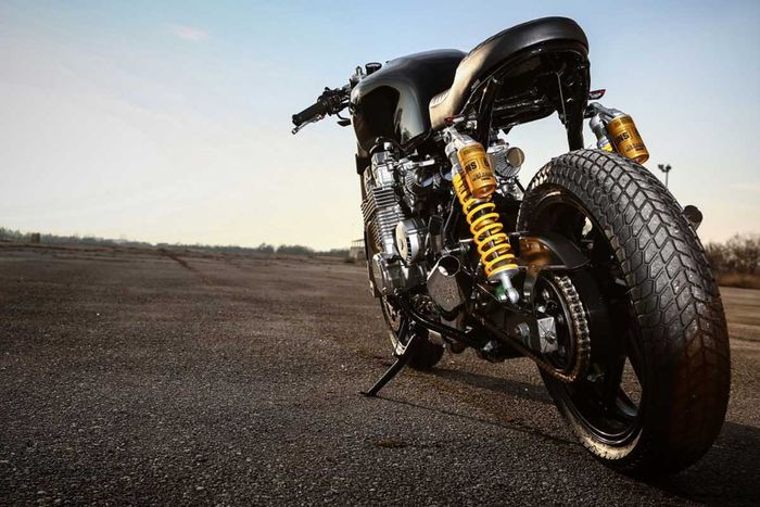 Cafe racer dari Honda CB750 yang menawan