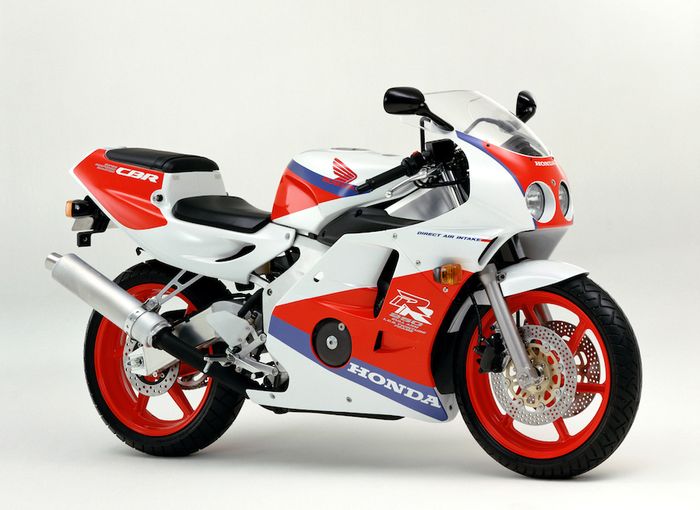 Penampakan Honda CBR250RR MC22