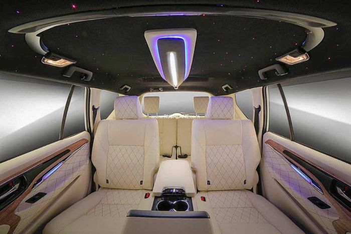 Interior Toyota Innova hasil garapan DC Design