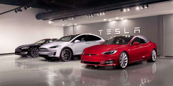 Deretan mobil listrik buatan Tesla