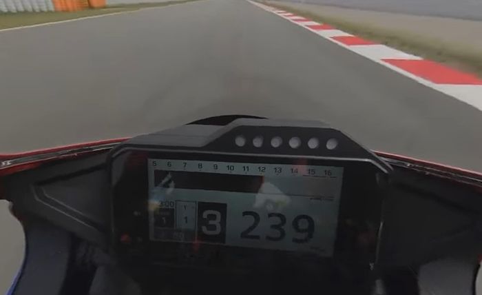 Cuplikan Marq Marquez mengendarai Honda CBR1000RR-R Fireblade SP 239 km per jam di gigi 3 