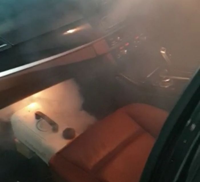 Fogging interior mobil di detail.8