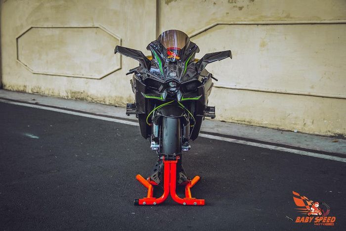 Modifikasi Kawasaki H2 drag race yang super keren
