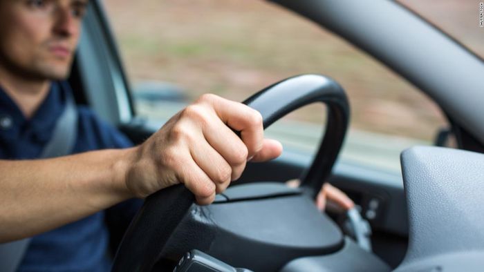 Kata Penelitian: Lebih Berbahaya Pria yang Bawa Mobil Dibanding Wanita