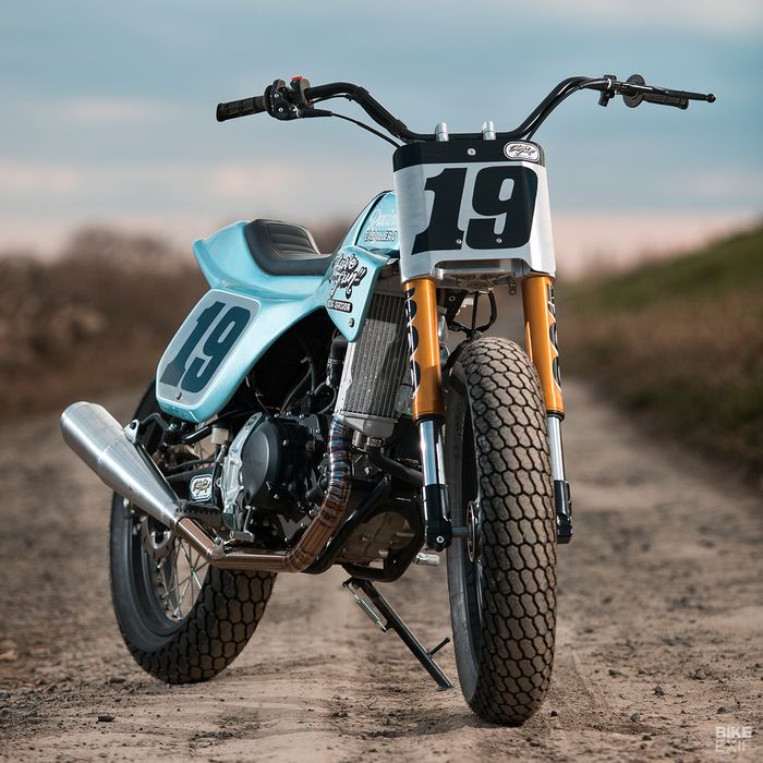 Part-part yang menjadikannya motor road legal dipreteli