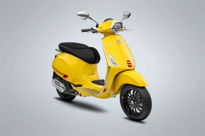 Vespa Sprint S berkelir kuning