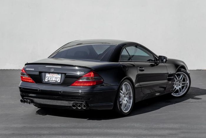 Tampilan belakang Mercedes-Benz SL600 