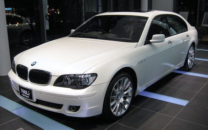 BMW Seri 7 (E65)