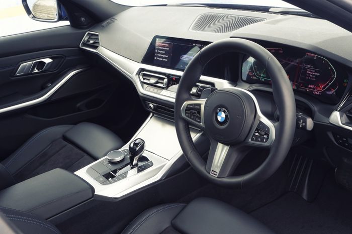 Interior BMW 320i Touring M-Sport