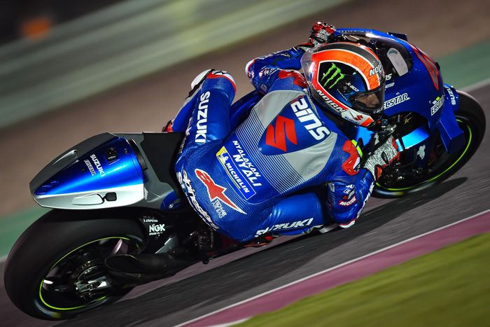 Kecepatan menikung Alex Rins dan Suzuki lebih bagus di tes pra musim MotoGP 2020 dengan ban Michelin baru