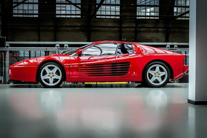 Desain air inlet Ferrari Testarossa