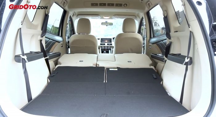 Ketika jok dilipat, ruang kargo Xpander jadi lebih besar