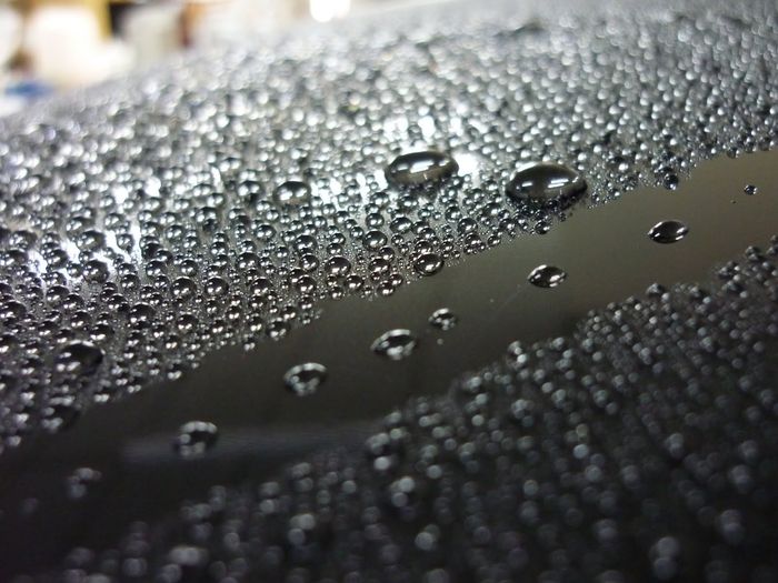 Ilustrasi efek hidrophobic pada coating mobil