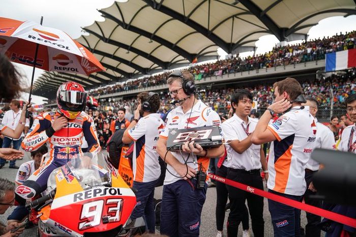 MotoGP 2020 berencana akan membatasi jumlah orang di paddock, lalu bagaimana dengan gaji para karyawan