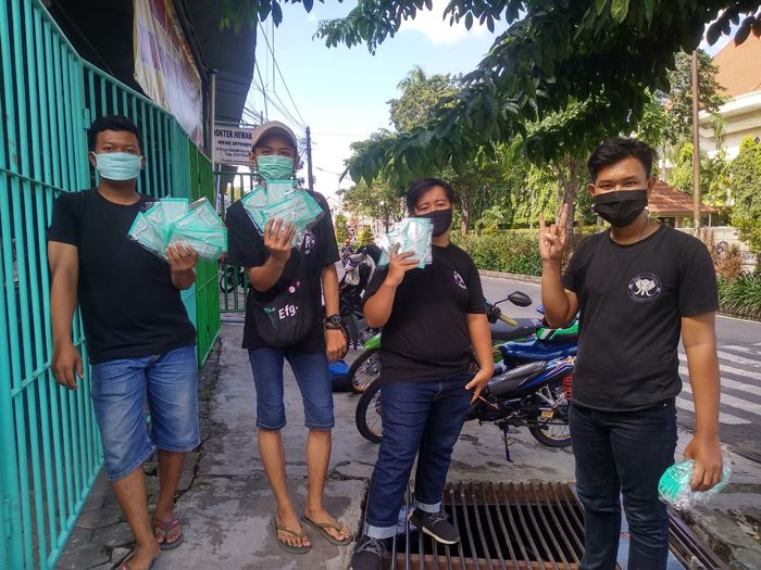 HWI Zone Surabaya bagikan masker