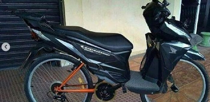 Eits ternyata Honda Vario 150 ini hasil editan para tangan jail saja, jangan emosi ya bro heheh