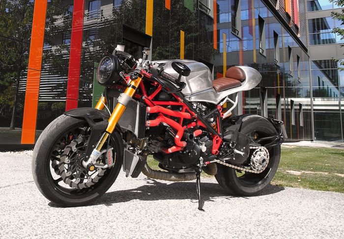 Ducati 1198S Corse cafe racer yang begitu sangar