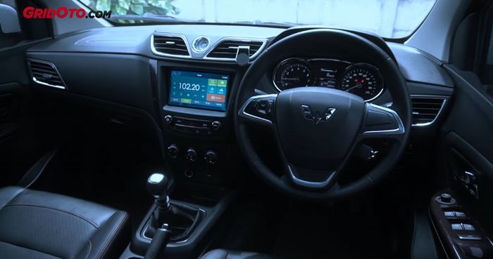 Desian interior Wuling Confero S ACT tak berbeda dengan versi manual