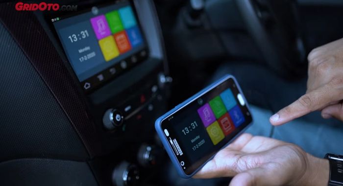 Wuling Confero S ACT punya fitur mirroring