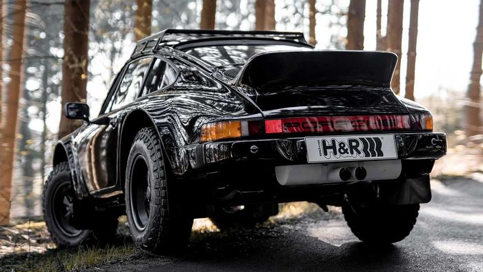 Tampilan belakang Porsche 911 Syberia RS 