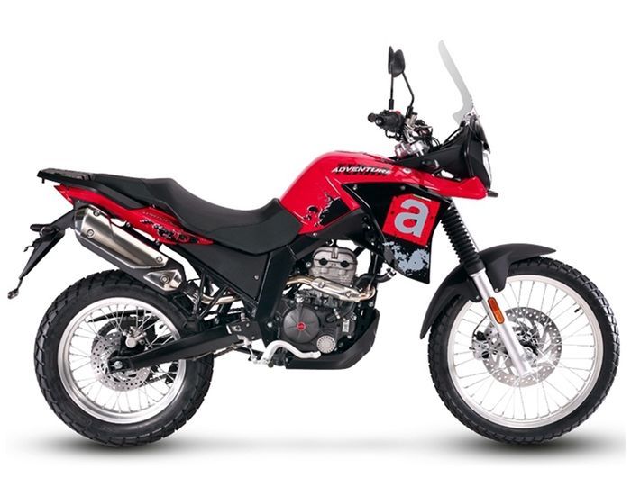 Aprilia Terra 150 ADV dengan pelek 21 inci di bagian depan.